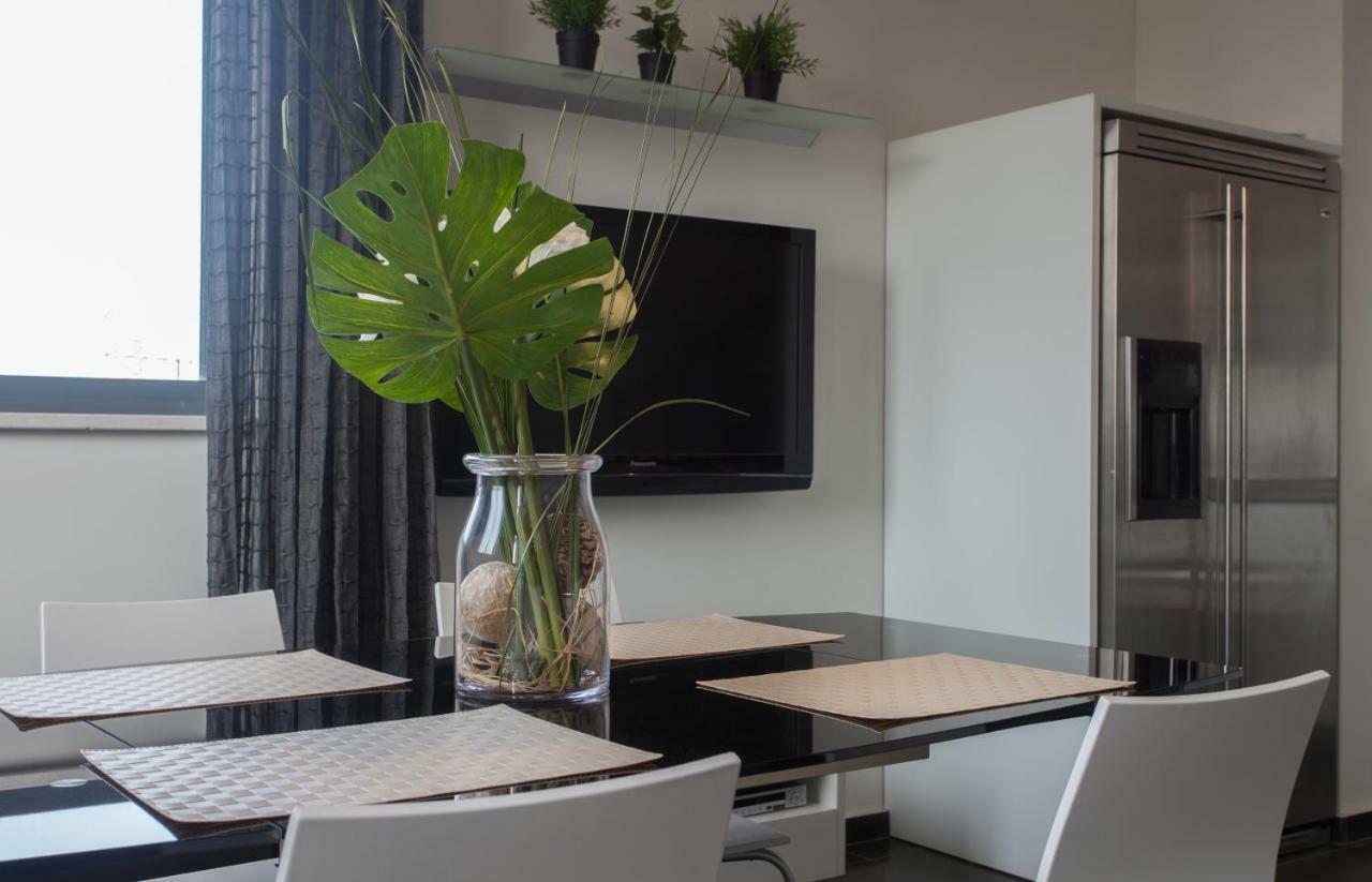 Apartamento Luxury Penthouse 2 Bed Near Rothchild Tel Aviv Exterior foto